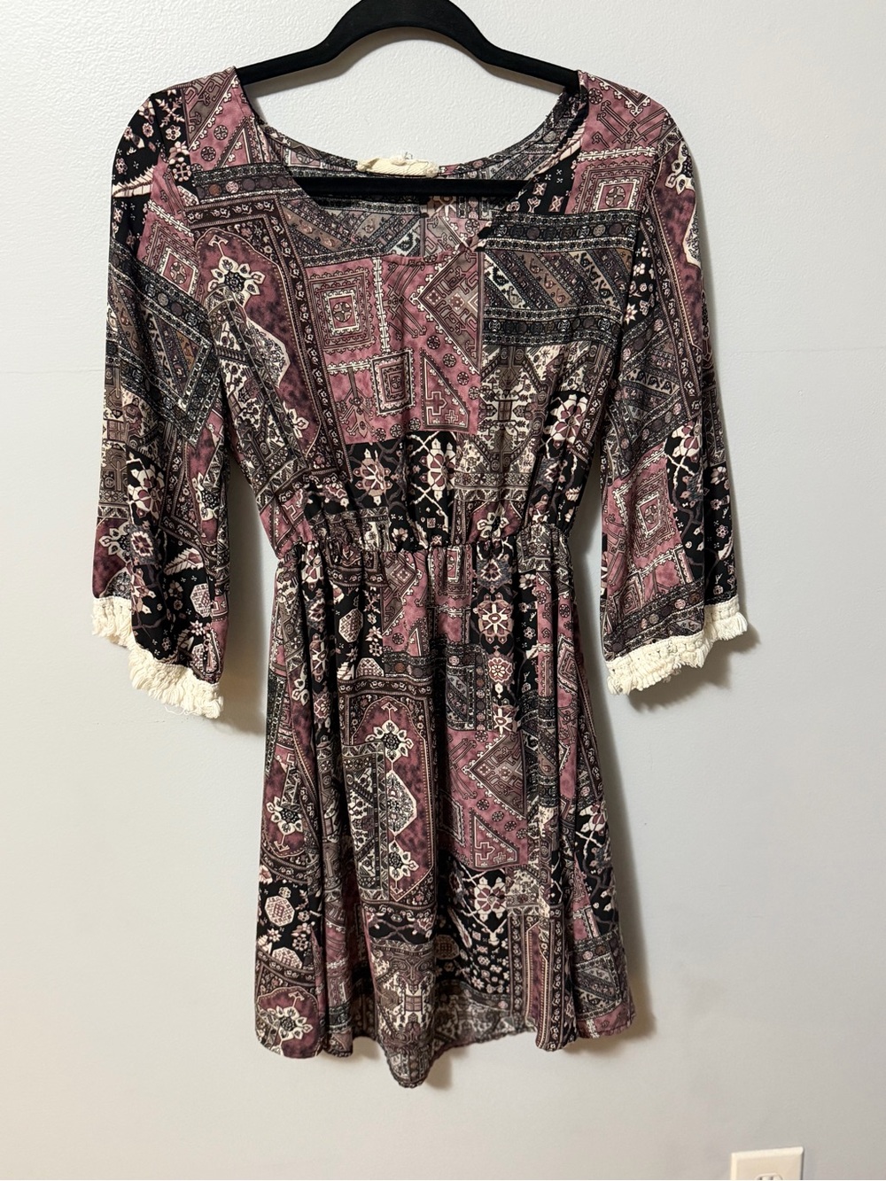 Altar’d State Women’s Medium Boho Paisley Print Bell Sleeve Fringe Mini Dress
